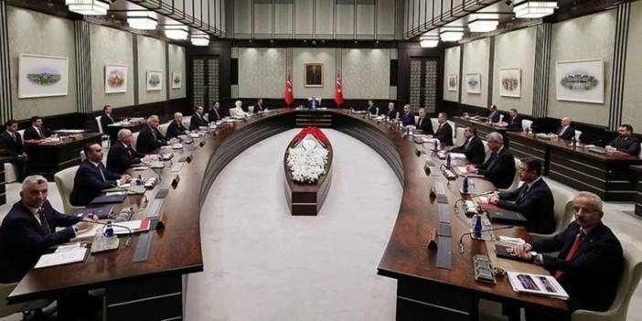Cumhurbaşkanlığı Kabinesi, yoğun gündemiyle toplandı: İmralı, Suriye ve bayram ikramiyesi