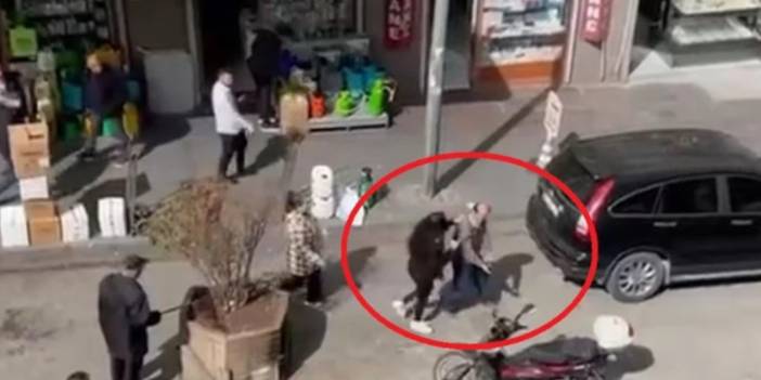 Kendisini taciz eden kişiyi elleriyle polise teslim etti
