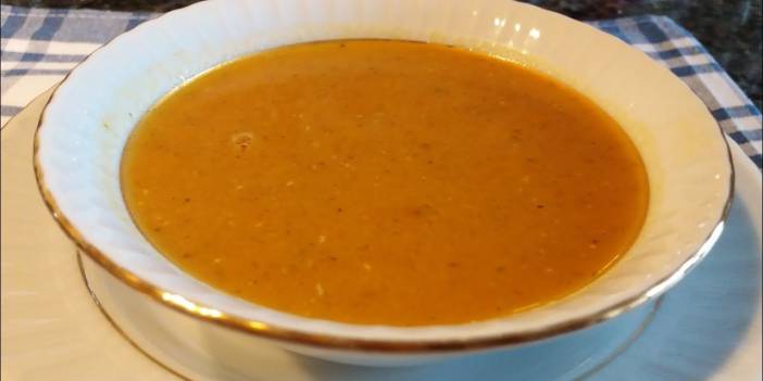 Mercimek çorbası pişirirken 1 adet eklenirse çorba daha kıvamlı oluyor