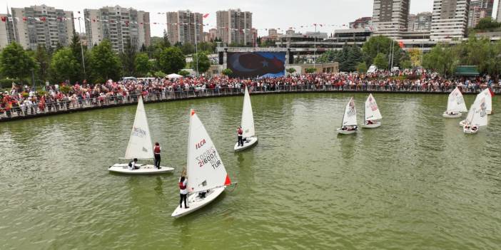 Cumhuriyetin kaptanları yelken açıyor: 19 Mayıs coşkusu tüm günü saracak