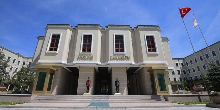 İçişleri'nden ‘Atatürk fotoğrafı’ açıklaması: ‘Amaç sadece Türk bayrağının kullanılmasıdır’