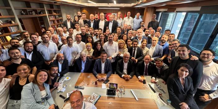 Kayyım polis eşliğinde binaya girmişti: CHP il binasını kapatma kararı aldı, yeni adres belli oldu!