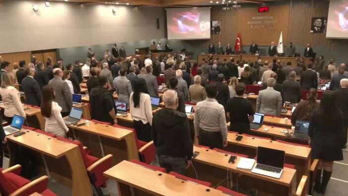 Cemil Tugay AK Partiye katıldı, işte İzmir Büyükşehir Belediyesi'nde yeni meclis dağılımı