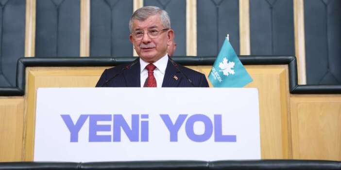 Ahmet Davutoğlu: Çağ dışı laiklik anlayışını millete musallat etmeyin