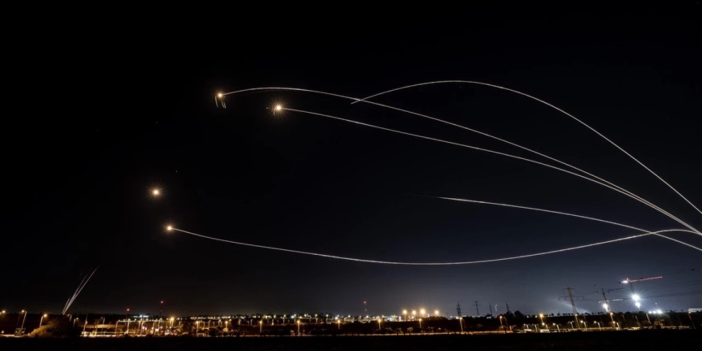 İran'dan İsrail'e füze saldırısı: Tel Aviv'de bir bina vuruldu