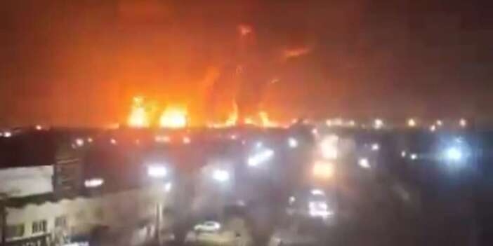 ABD ve İsrail'den yeni saldırılar: İran'da petrol tesisleri vuruluyor