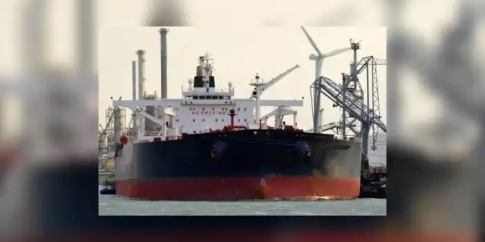 İstanbul Boğazı'na 26 kilometre kala petrol taşıyan Türk gemisi vuruldu!