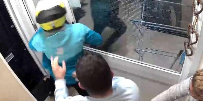 Londra'da evi basılan Türk, 4 soyguncuyu böyle kovaladı: İşte o anlar