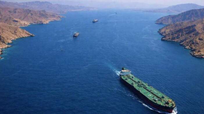 İran, Hürmüz'ü kapattı