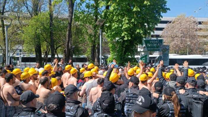 Ankara'da direnen madencilere polis ablukası