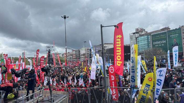 Kadıköy'de izinli 1 Mayıs kutlaması: Kortejler kuruldu, sloganlar atılıyor
