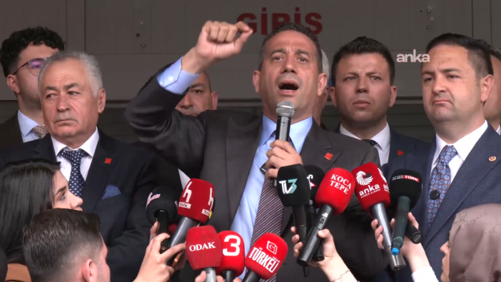 CHP’den belediye önünde Burcu Köksal tepkisi: 'Bizim için böyle bir belediye başkanı artık yok!'