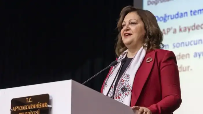 Ailenin kutsallığına inanlarla aynı yolda yürüyeceğim
