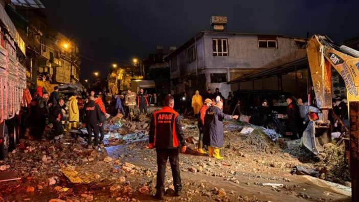 Hatay'daki selde ev çöktü: 1 ölü 3 yaralı