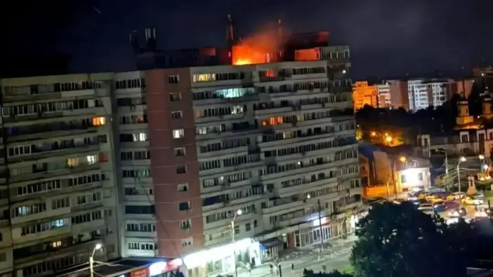 Rusya Romanya’da sivillerin yaşadığı apartmanı vurdu!