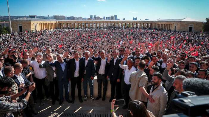 Özgür Özel: Onlar yolun sonunda, biz yolun başındayız