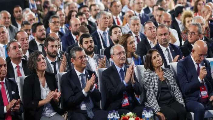 CHP'de kurultay için yeterli imza sayısına ulaşıldı