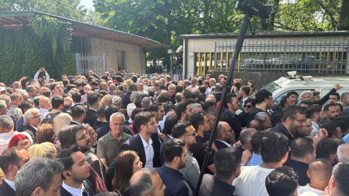 CHP'de atanmış ve seçilmiş yönetimin grup toplantısı resti