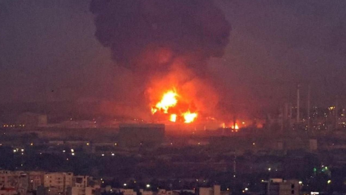 İran'ın güneyinde alarm: Bender Abbas ve Keşm Adası'nda patlama sesleri