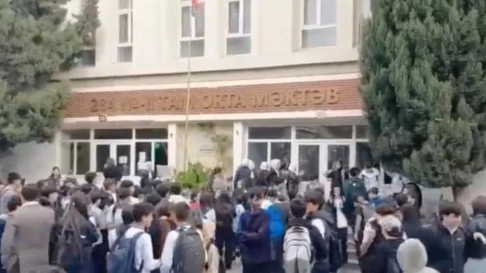 Azerbaycan'da 'başörtüsü yasağı' iddiası: Öğrenciler boykota başladı