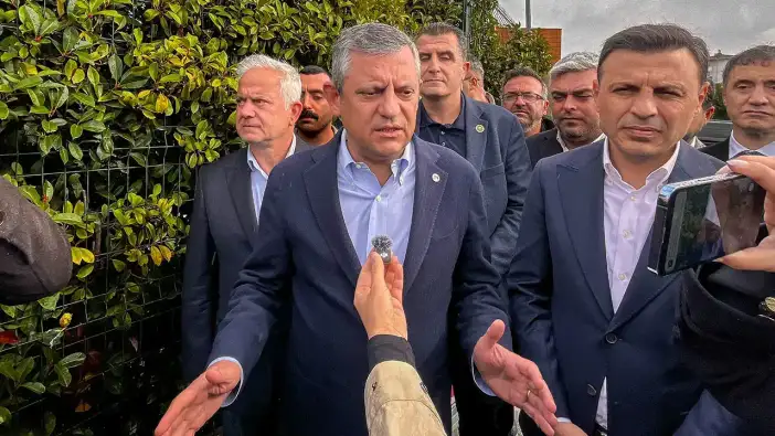 Özgür Özel Silivri’de konuştu: ‘Yeni imecelerle yeni kanallar kurarak biz bu cenderenin içinden çıkacağız’