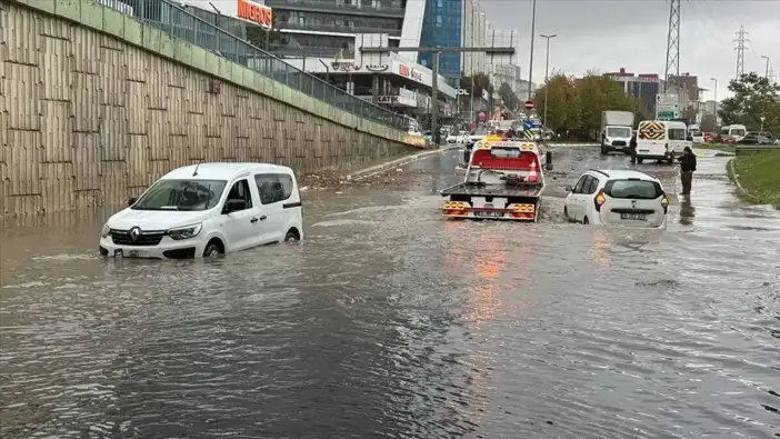 İstanbul’da okullar yarın da tatil