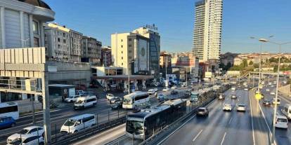 Esenyurt'ta metrobüsün tekerleri fırladı: Büyük bir faciadan dönüldü