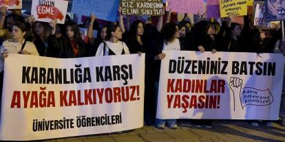 Samsun'da üniversite öğrencileri kadın cinayetlerini protesto etti