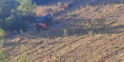 Adana'da devrilen traktörün sürücüsü hayatını kaybetti