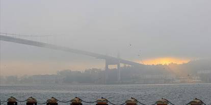 İstanbul Boğazı'nda gemi trafiğine sis engeli