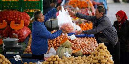 TÜRK-İŞ açıkladı: Açlık sınırı 20 bine yaklaştı, Mutfak enflasyonu yıllık %48,72 arttı