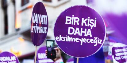 Şiddet faili erkeğe 'ceza': Darbettiği kadının evinde ev hapsi verildi