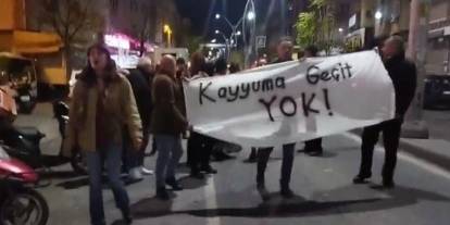 İstanbul’da 'kayyım' eylemi: Yolu trafiğe kapatıp yürüdüler