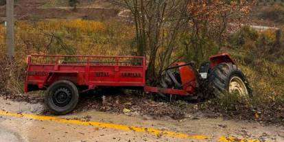 Sakarya'da traktör devrildi: 1 ölü, 3 yaralı