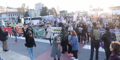 Yaşam hakkı savunucuları, Kadıköy'de kadın ve çocuk cinayetlerini protesto etti