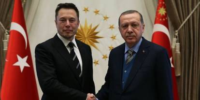 Elon Musk’tan tarihi rekor: Serveti 400 milyar doları aştı!