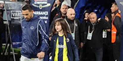 Aziz Yıldırım'ın kızı Fenerbahçe'ye uğurlu geldi