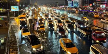 İstanbul trafiği için endişe veren tablo! Neden her saatte yoğunluk yaşanıyor? Emre Özpeynirci açıkladı