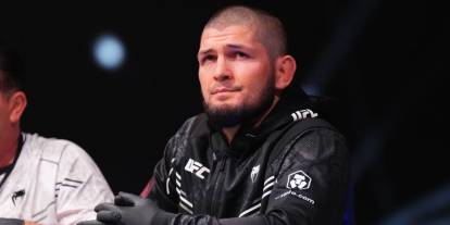 UFC şampiyonu uçaktan indirilmişti: Nurmagomedov'dan tepki