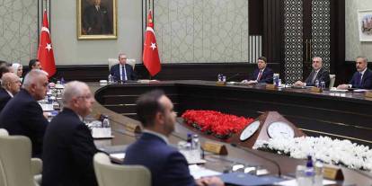 “Kabine değişikliği ertelendi” iddiası: Üç bakanın koltuğu riskte, alternatifler belirlenemedi
