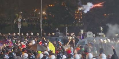 Özgür Özel kürsüden iner inmez Saraçhane'de polis müdahalesi başladı! Özgür Çelik isyan etti