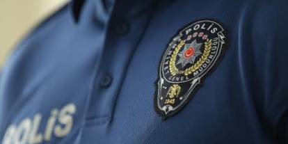 Kelepçeli kişiye şiddet uygulayan polise para cezası
