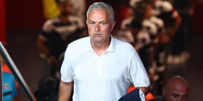 Galatasaray tribünlerinde Jose Mourinho'ya 'influencer' göndermesi