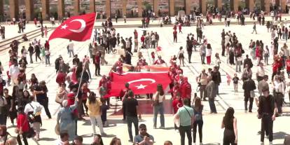 19 Mayıs’ta dört bir yandan vatandaş Anıtkabir’e akın etti