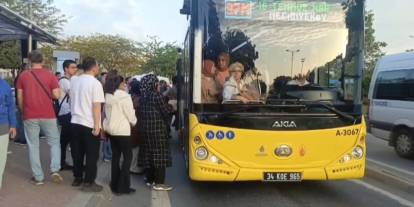 İstanbul’da ulaşım durdu: Özel halk otobüsleri kontak kapattı, duraklar doldu taştı