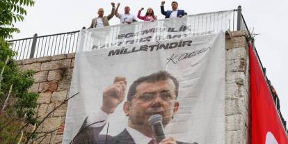 Yasaklanan İmamoğlu posteri şimdi de Bursa'da asıldı!