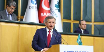 Davutoğlu: "Suriye Kürtlerinin sisteme eşit vatandaşlar olarak entegrasyonu kritik"