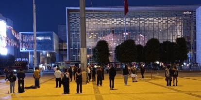 Taksim'de gözaltına alınan gençlere, "Eyleme katılmanız yönünde baskı yapıldı mı" diye soruldu