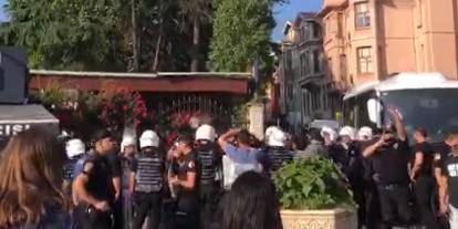 İstanbul Üniversitesi öğrencilerinin Gezi anmasına polis müdahalesi: Çok sayıda gözaltı var
