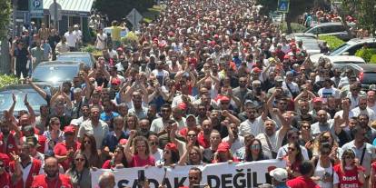 İzmir’de büyük grev ikinci gününde: "Sadaka değil toplu sözleşme"